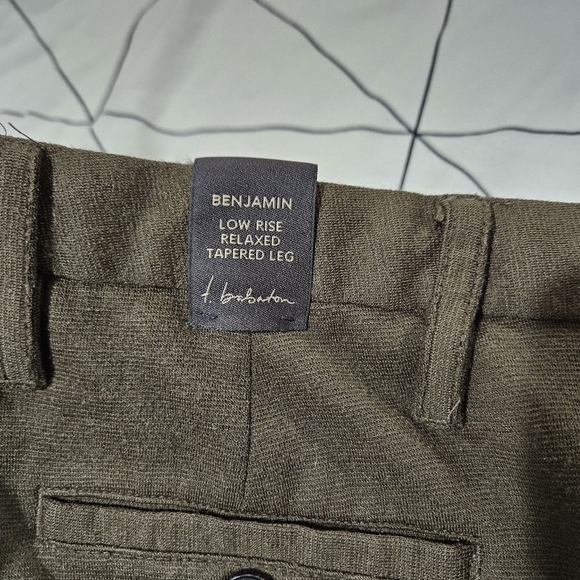 Aritzia Babaton Benjamin Low Rise Relaxed Tapered Leg Pant Size 6 - Picture 6 of 9